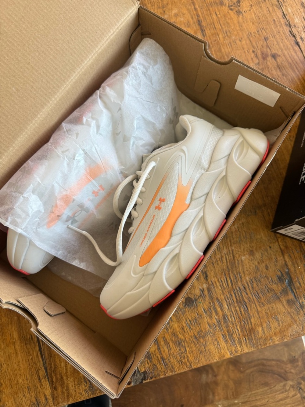 NIB Under Armour Halo Runner SE White Orange size 7 women’s RUNNING SHOES